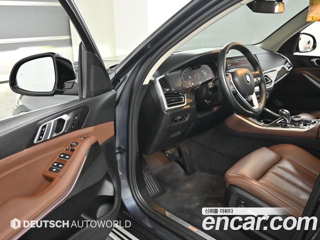 BMW X5 2022 — photo 11