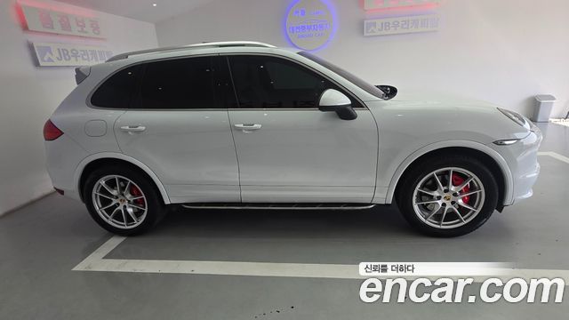 Porsche Cayenne 2014 — photo 7