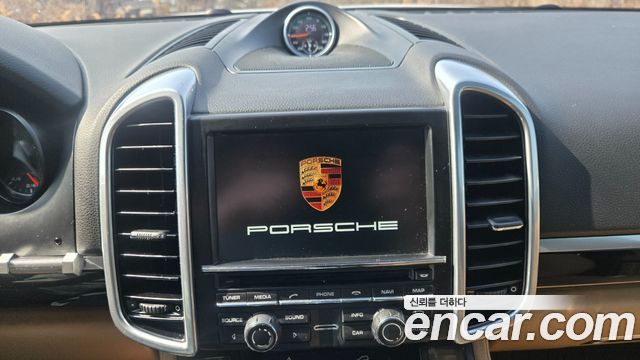 Porsche Cayenne 2014 — photo 15