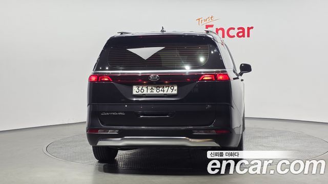 Kia Canival 2021 — photo 4