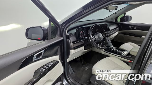 Kia Canival 2021 — photo 10