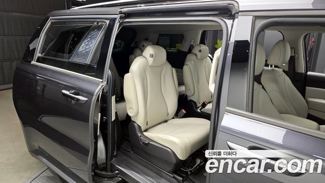 Kia Canival 2021 — photo 12