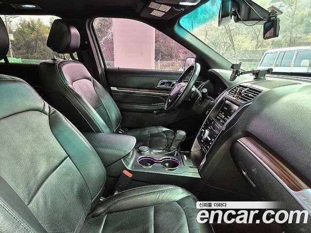 Ford Explorer 2016 — photo 9