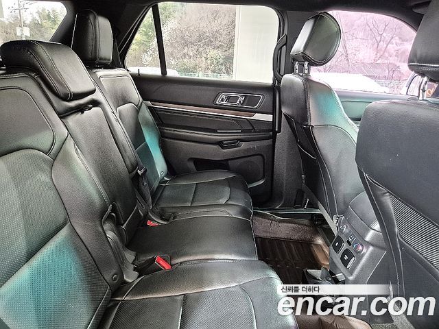 Ford Explorer 2016 — photo 11