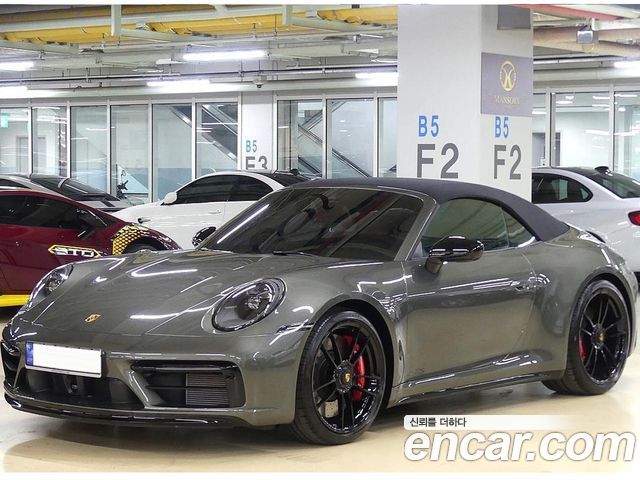 Porsche 911 2022 — photo 2