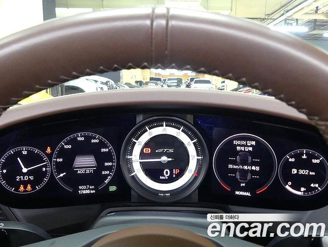 Porsche 911 2022 — photo 8