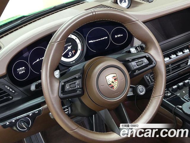 Porsche 911 2022 — photo 9