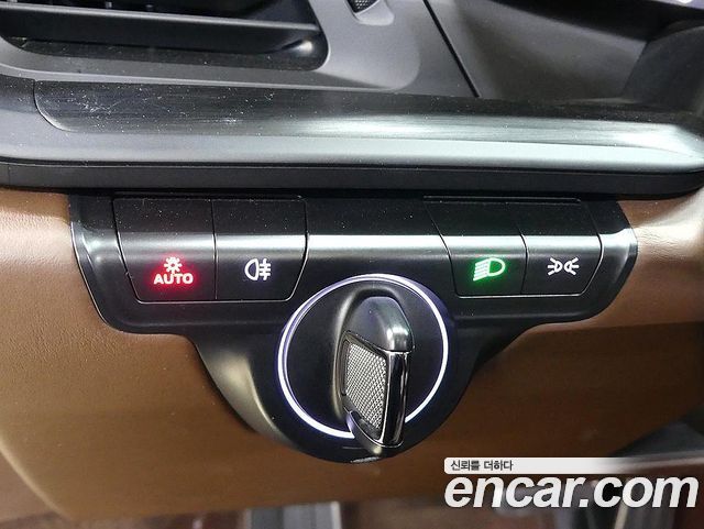 Porsche 911 2022 — photo 10