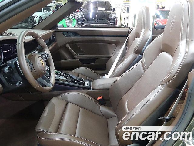 Porsche 911 2022 — photo 16