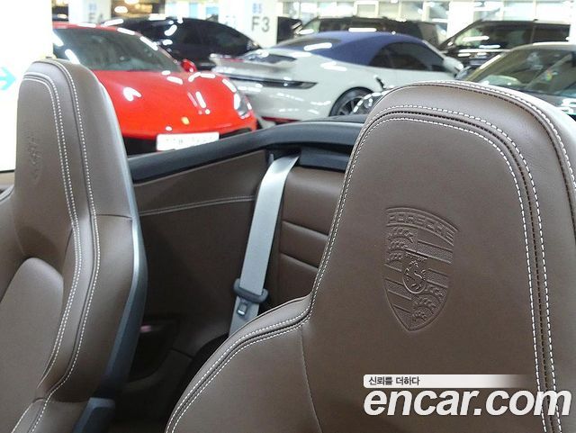 Porsche 911 2022 — photo 18