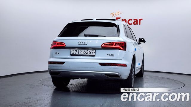 Audi Q5 2020 — photo 4