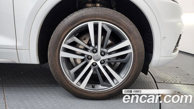 Audi Q5 2020 — photo 5