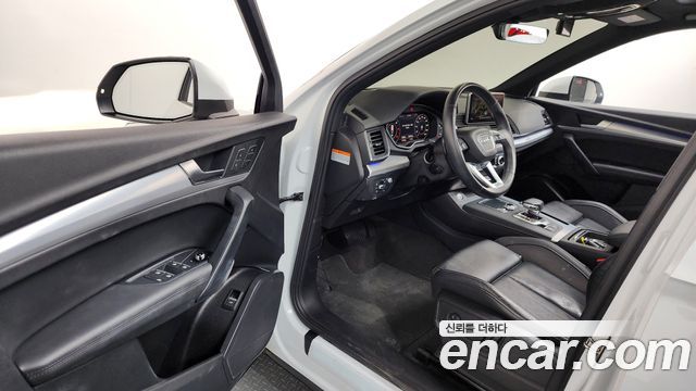 Audi Q5 2020 — photo 10