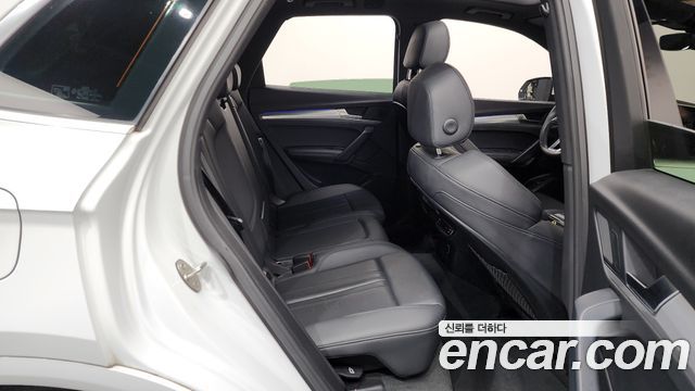 Audi Q5 2020 — photo 12