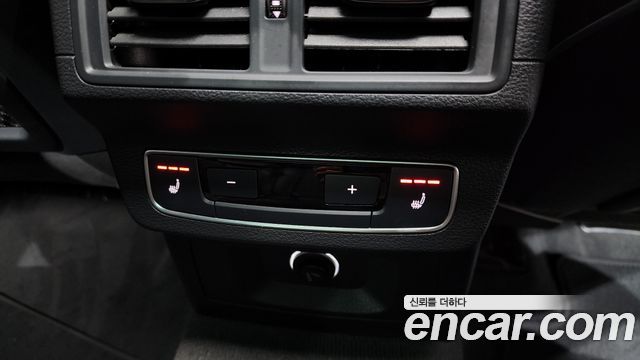 Audi Q5 2020 — photo 18