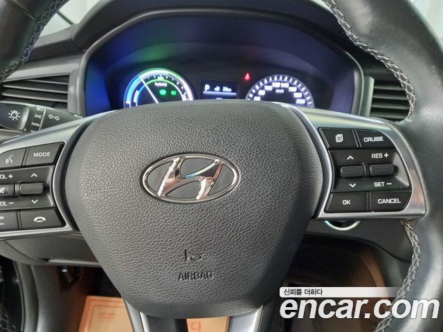Hyundai Sonata 2018 — photo 11