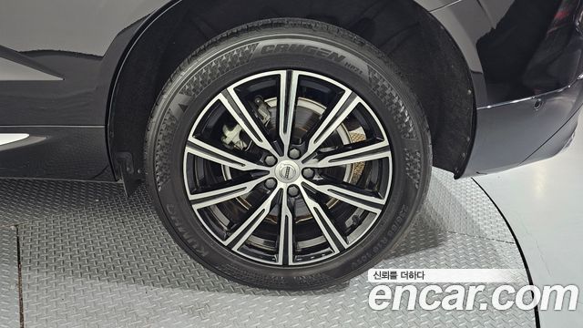Volvo XC60 2021 — photo 5