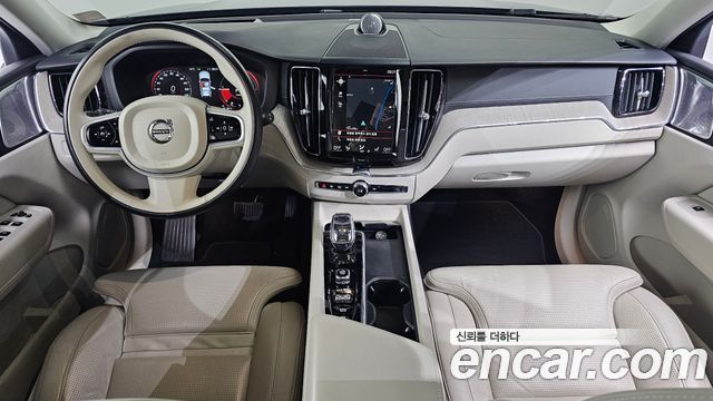 Volvo XC60 2021 — photo 7