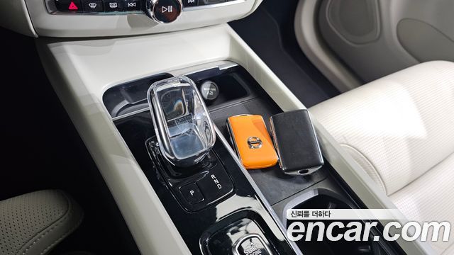 Volvo XC60 2021 — photo 9
