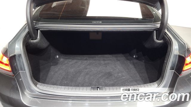 Genesis G80 2018 — photo 20