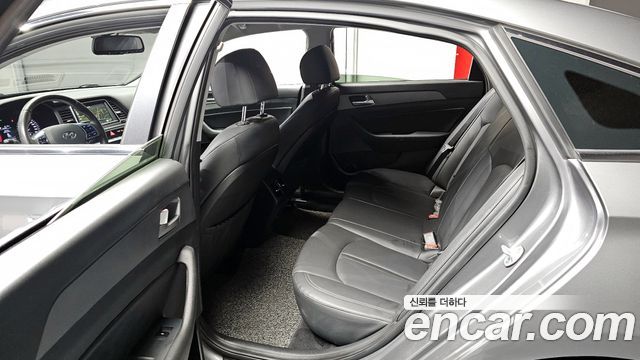 Hyundai Sonata 2018 — photo 11