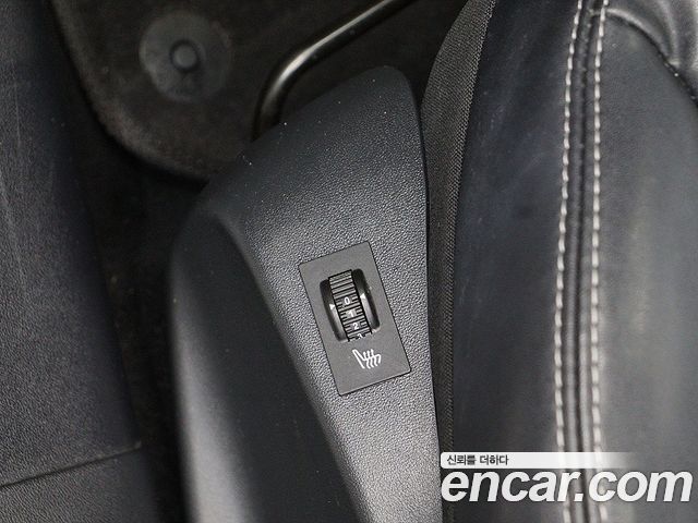 Peugeot 2008 2015 — photo 12