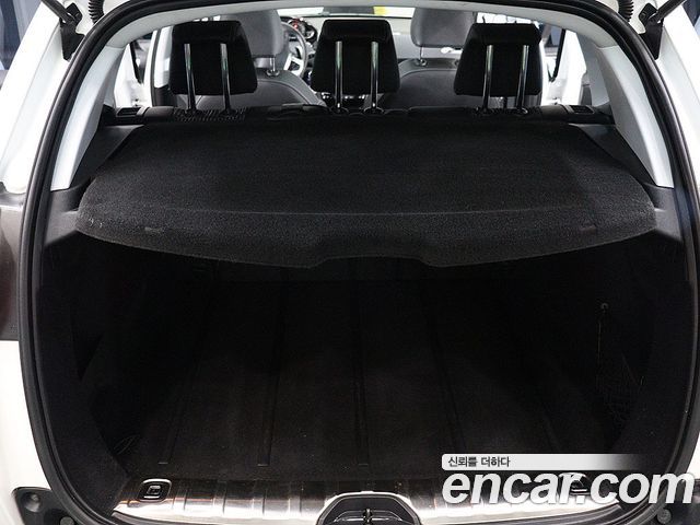 Peugeot 2008 2015 — photo 17