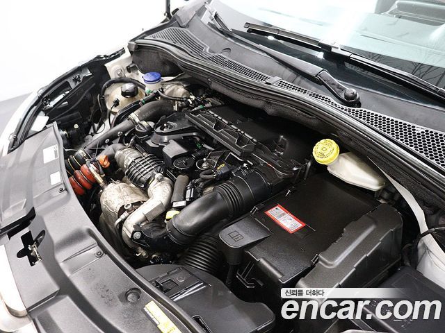 Peugeot 2008 2015 — photo 20