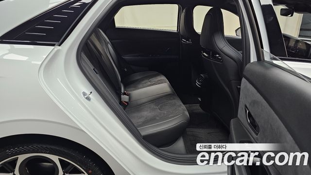 Hyundai AVANTE 2025 — photo 12