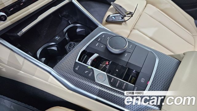 BMW 3-Series 2023 — photo 9