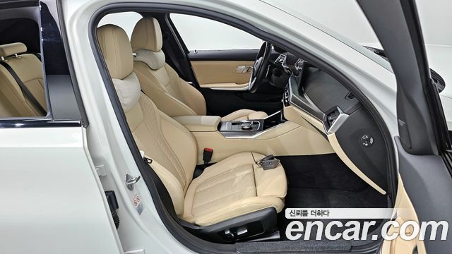 BMW 3-Series 2023 — photo 12