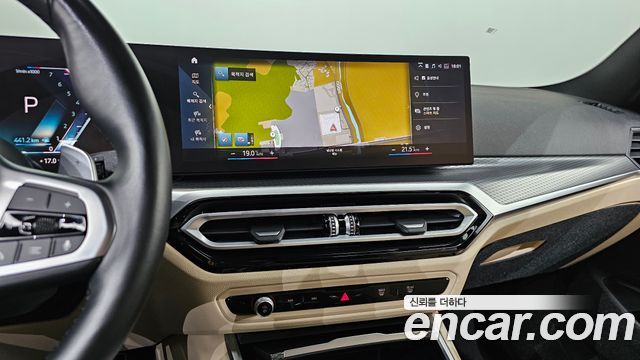 BMW 3-Series 2023 — photo 17