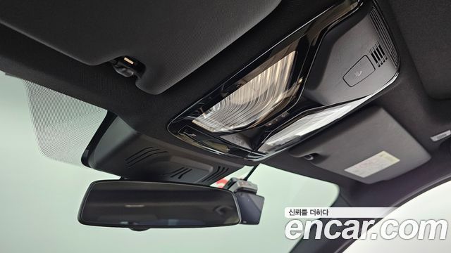 BMW 3-Series 2023 — photo 19