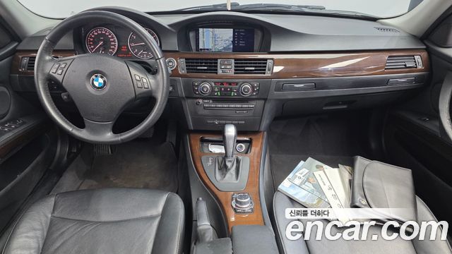 BMW 3-Series 2011 — photo 7