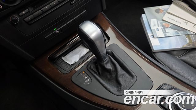 BMW 3-Series 2011 — photo 9