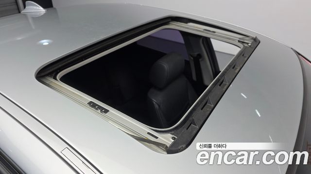 BMW 3-Series 2011 — photo 19