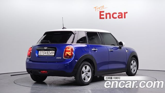 Mini Cooper 2019 — photo 2