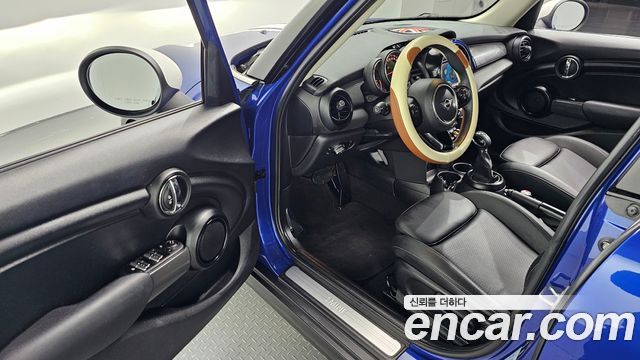 Mini Cooper 2019 — photo 11