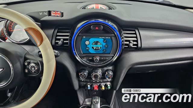 Mini Cooper 2019 — photo 14