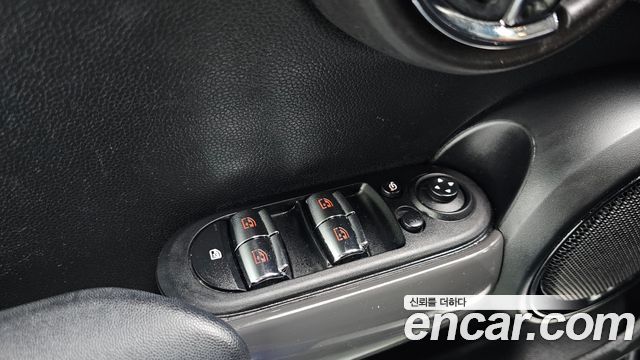 Mini Cooper 2019 — photo 16