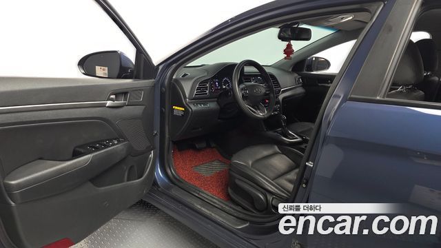 Hyundai AVANTE 2019 — photo 10