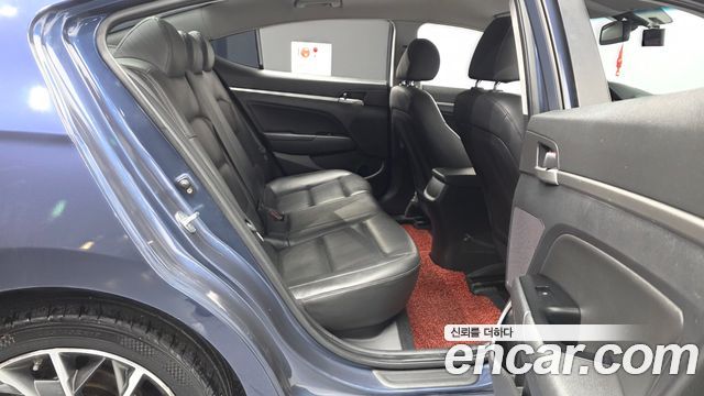 Hyundai AVANTE 2019 — photo 12