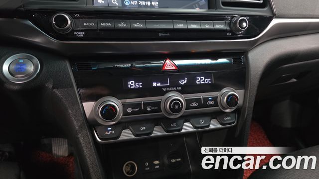 Hyundai AVANTE 2019 — photo 16