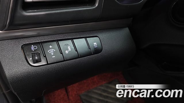 Hyundai AVANTE 2019 — photo 17