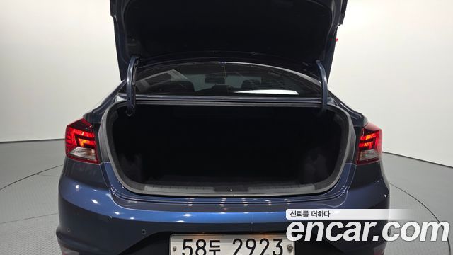 Hyundai AVANTE 2019 — photo 20