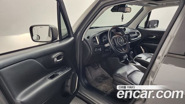 Jeep Renegade 2019 — photo 10
