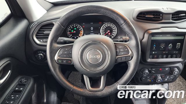 Jeep Renegade 2019 — photo 13