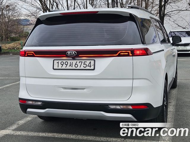 Kia Canival 2022 — photo 6