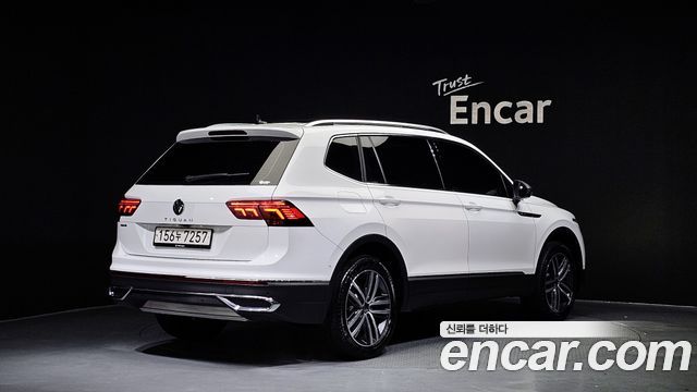 Volkswagen Tiguan 2023 — photo 2