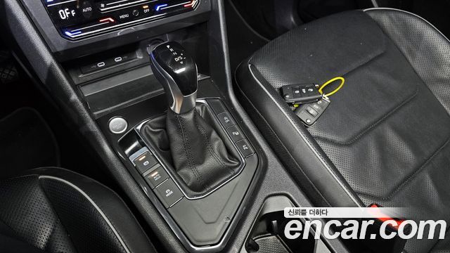 Volkswagen Tiguan 2023 — photo 9